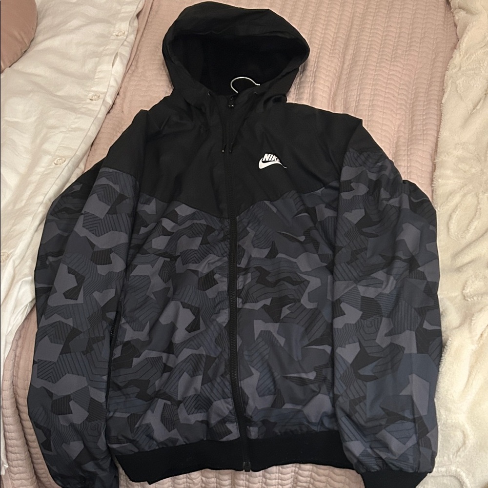 Nike Windbreaker in very good condition